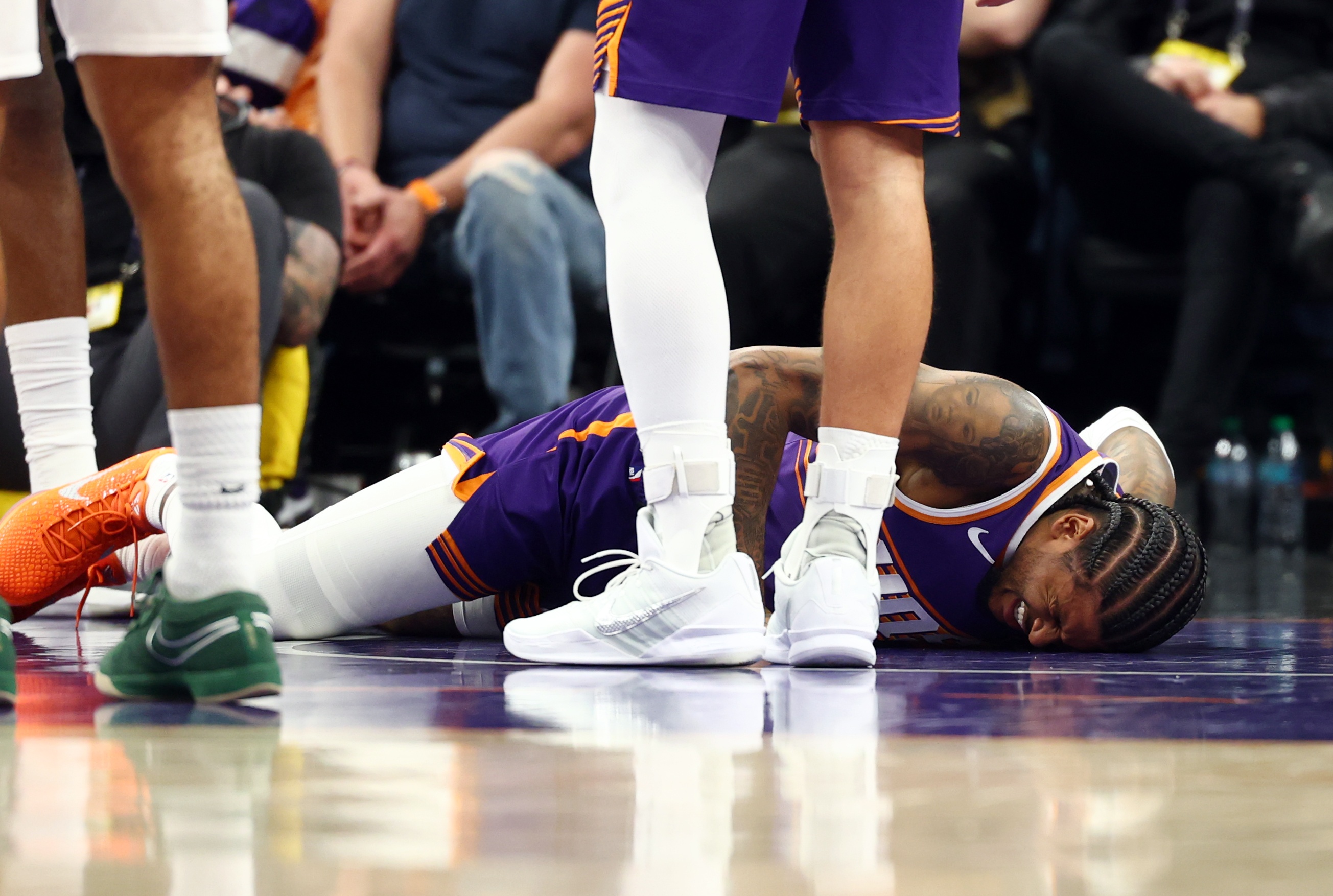 乐鱼体育leyu-明天太阳战快船 杰伦·格林因左髋部挫伤&amp;右腿筋伤病管理出战成疑