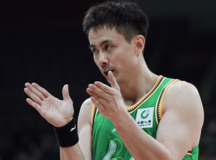 乐鱼官网-辽疆大战变菜鸡对决！赵继伟6中1仅2分 却送11助攻复仇新疆
